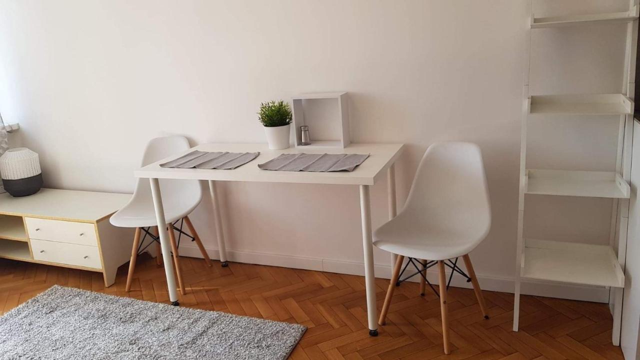 Apartament Plac Trzech Krzyzy วอร์ซอ ภายนอก รูปภาพ